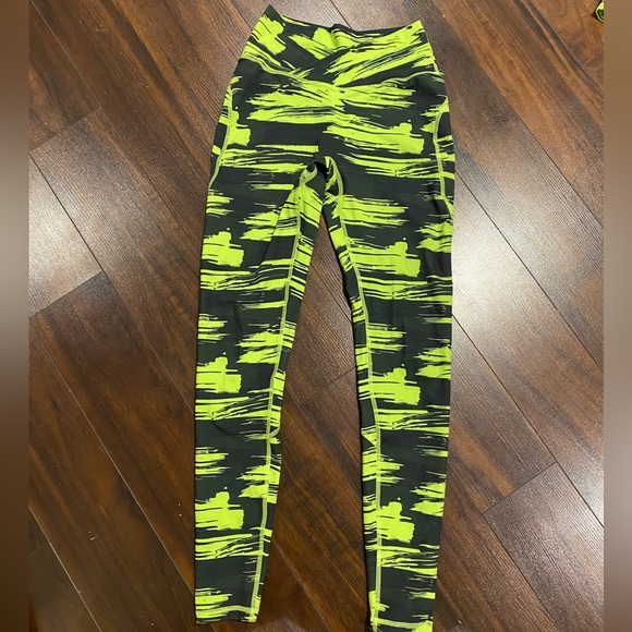 Alphalete Surface Matching Set - Picture 4 of 6